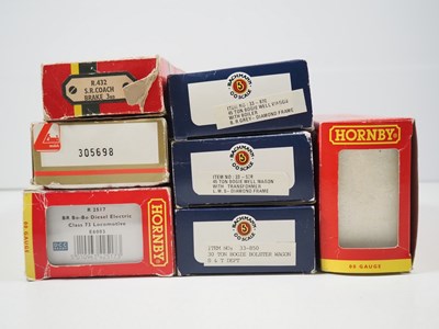 Lot 518 - A mixed group of OO gauge locomotives and...