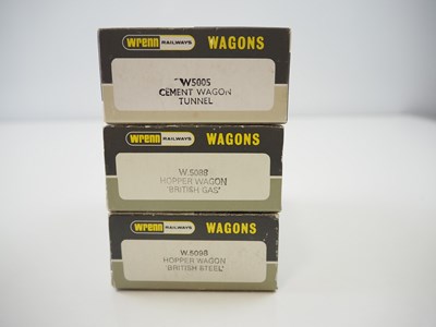 Lot 535 - A group of rarer issue WRENN OO gauge cement...