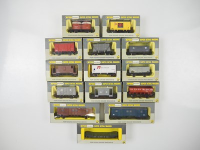 Lot 540 - A mixed group of WRENN OO gauge wagons of...