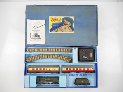 Lot 555 - A HORNBY DUBLO OO gauge EDP12 3-rail 'Duchess...