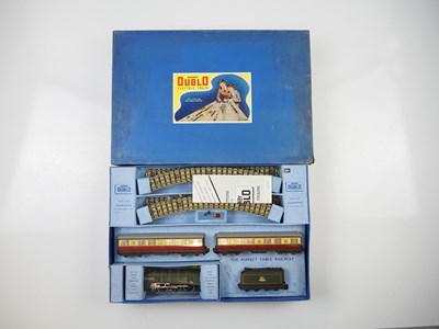 Lot 558 - A HORNBY DUBLO EDP11 OO Gauge 3-rail "Silver...