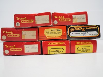 Lot 582 - A group of HORNBY, TRI-ANG and MAINLINE OO...