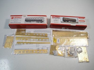 Lot 607 - A pair of SLATERS OO gauge coach kits - VG/E...