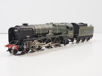 Lot 663 - A WRENN OO gauge W2236A Rebuilt Bulleid...