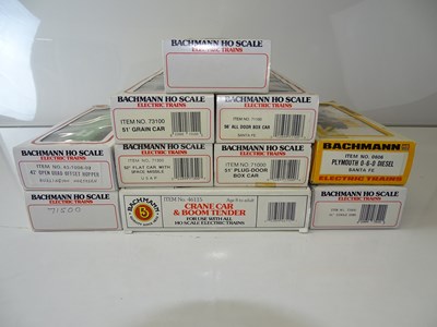 Lot 103 - A group of American Outline HO Gauge rolling...