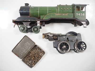 Lot 703 - A LEEDS MODEL COMPANY O gauge clockwork steam...