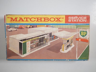 Lot 97 - A LESNEY MATCHBOX MG-1 Service Station - G but...