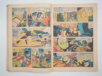 Lot 143 - DETECTIVE COMICS: BATMAN #359 - (1967 - DC -...
