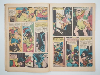 Lot 143 - DETECTIVE COMICS: BATMAN #359 - (1967 - DC -...