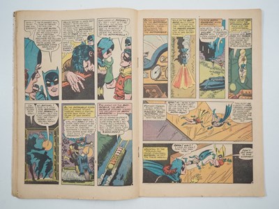 Lot 143 - DETECTIVE COMICS: BATMAN #359 - (1967 - DC -...