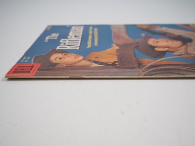 Lot 209 - THE RIFLEMAN #1 (FOUR COLOR COMICS #1009) -...