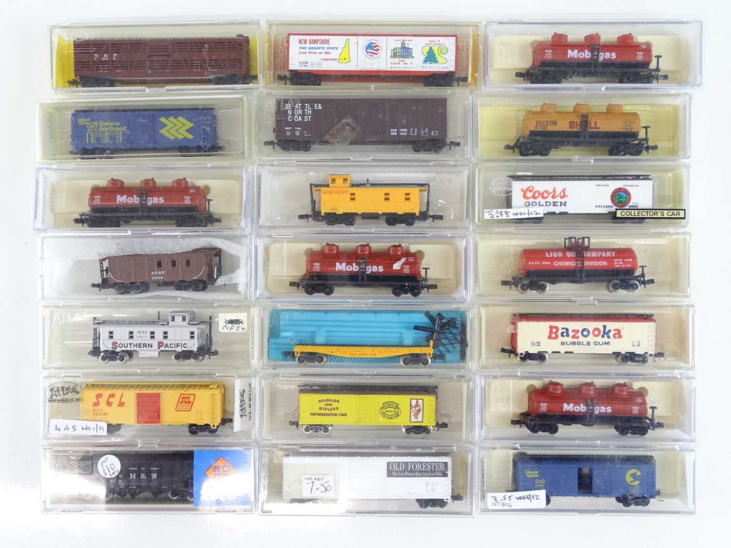 Lot 16 - A group of N Gauge American Outline freight...