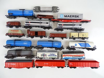 Lot 161 - A group of unboxed HO Gauge freight wagons -...