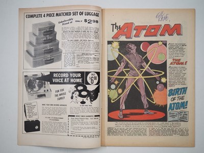 Lot 596 - SHOWCASE: THE ATOM #34 (1961 - DC) - The first...