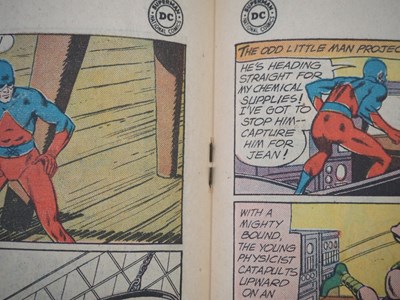 Lot 596 - SHOWCASE: THE ATOM #34 (1961 - DC) - The first...
