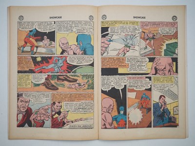 Lot 596 - SHOWCASE: THE ATOM #34 (1961 - DC) - The first...