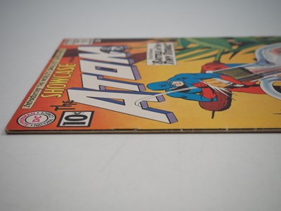 Lot 596 - SHOWCASE: THE ATOM #34 (1961 - DC) - The first...
