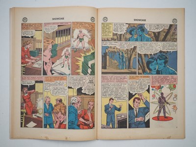 Lot 596 - SHOWCASE: THE ATOM #34 (1961 - DC) - The first...