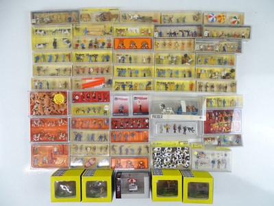 Lot 176 - A large quantity of HO Scale figures, animals...