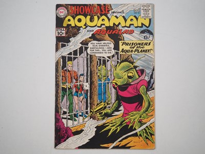 Lot 636 - SHOWCASE: AQUAMAN AND AQUALAD #33 (1961 - DC) -...