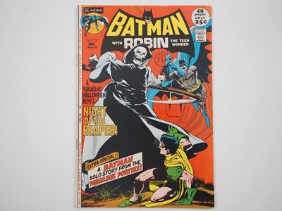 Lot 682 - BATMAN #237 - (1971 - DC - UK Cover Price) -...