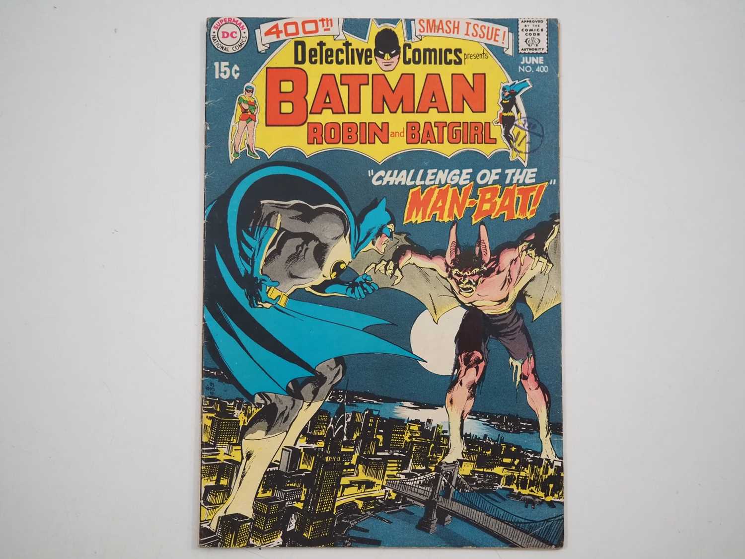 Lot 687 - DETECTIVE COMICS: BATMAN #400 (1970 - DC) -...