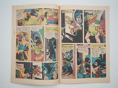 Lot 688 - DETECTIVE COMICS: BATMAN #359 - (1967 - DC -...