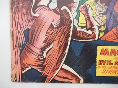 Lot 697 - X-MEN #5 - (1964 - MARVEL - UK Price Variant) -...
