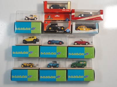 Lot 164 - A group of 1:43 scale models to include TEK...