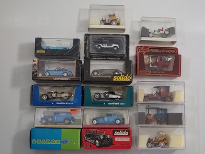 Lot 209 - A group of boxed and unboxed 1:43 scale models...