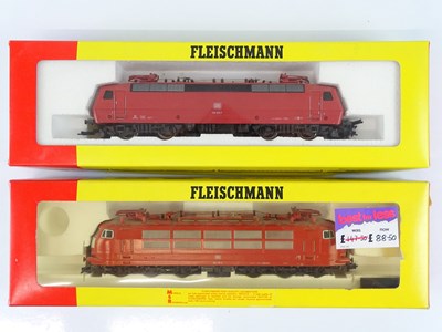 Lot 218 - A pair of HO Gauge German Outline electric...