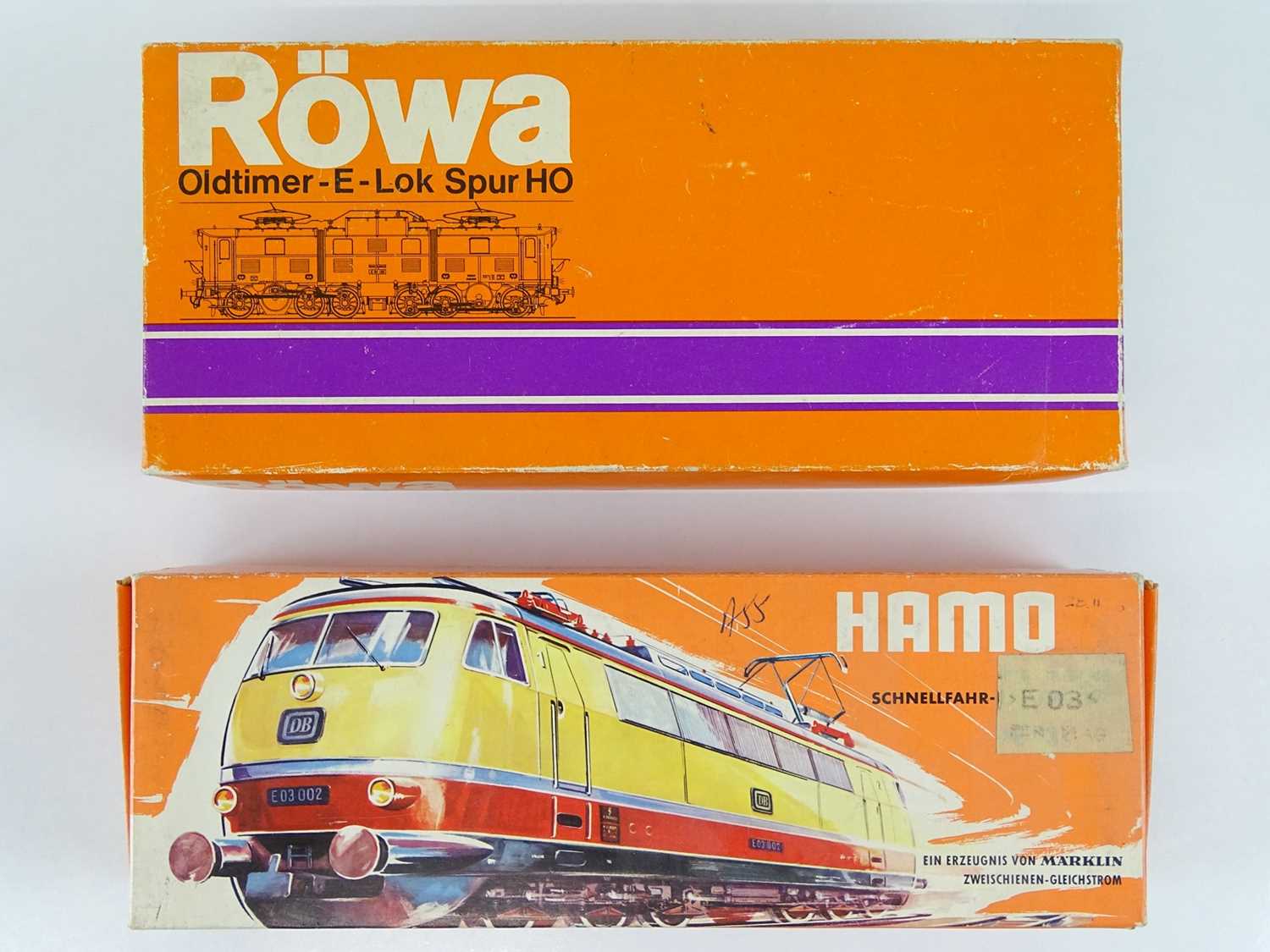 Lot 221 - A pair of HO Gauge German Outline electric...