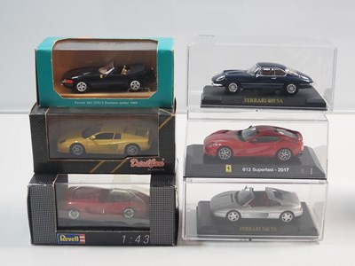 Lot 79 - A group of boxed and unboxed 1:43 scale models...
