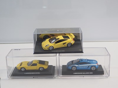 Lot 95 - A group of 1:43 scale boxed and unboxed models...
