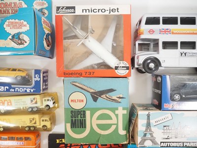 Lot 149 - A mixed group of tinplate, plastic and diecast...