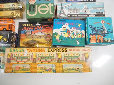 Lot 149 - A mixed group of tinplate, plastic and diecast...