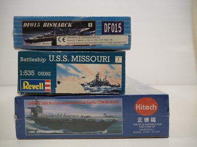 Lot 151 - A group of unbuilt plastic kits of military...