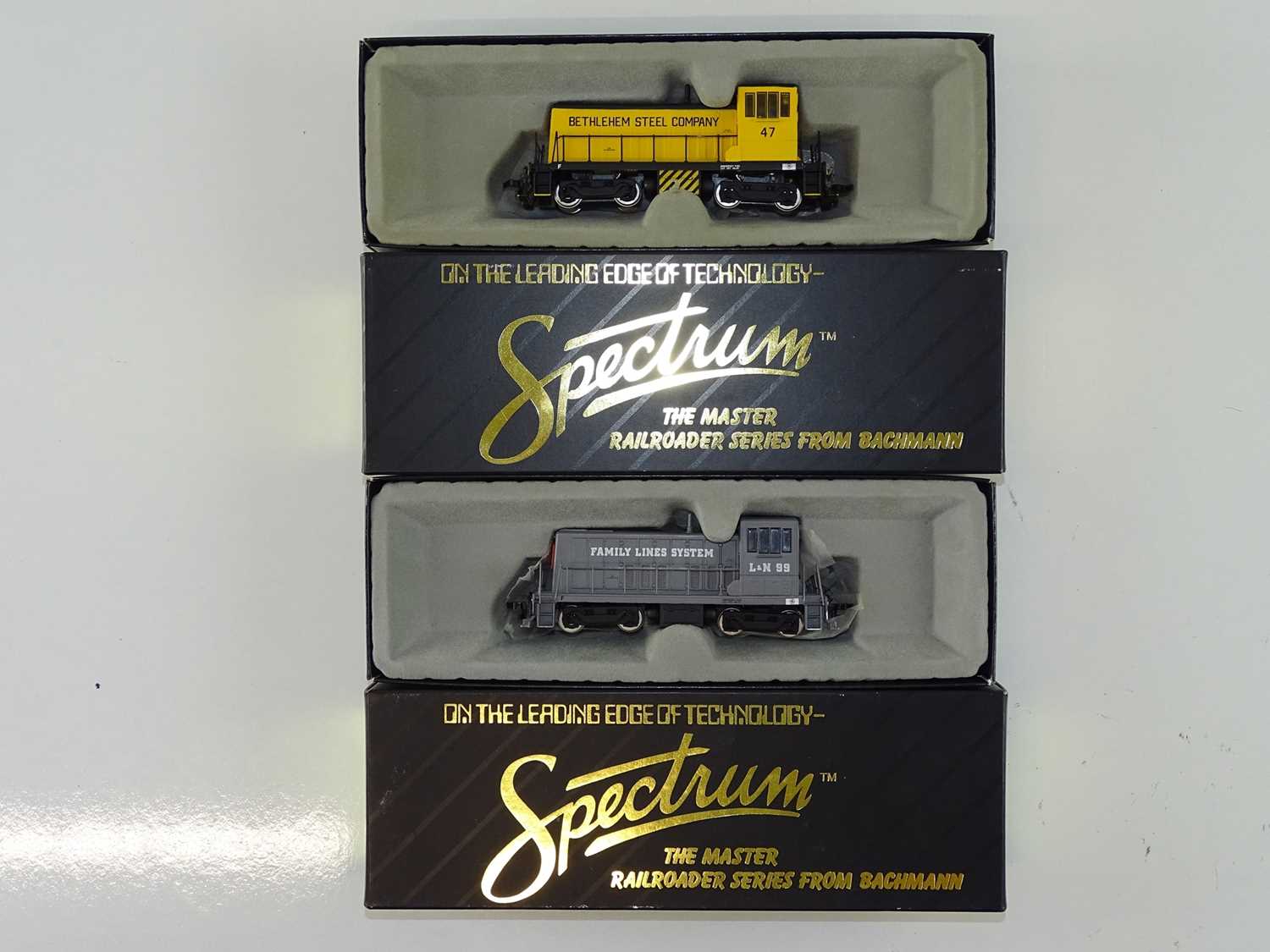 Lot 237 - A pair of SPECTRUM by BACHMANN HO Gauge...