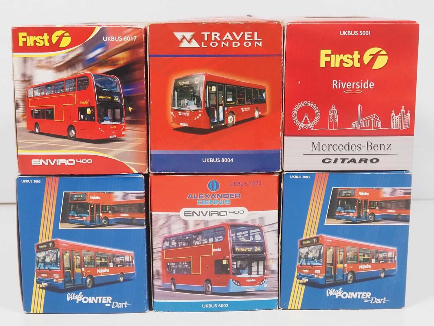 Lot 2 - A group of 1:76 scale diecast buses by