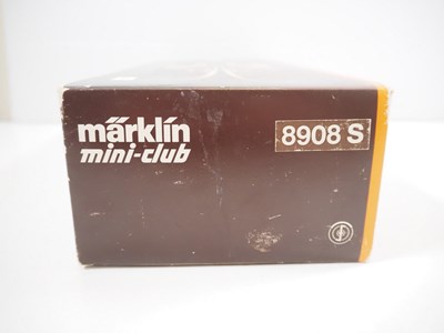 Lot 207 - A MARKLIN Mini-Club Z gauge 8908S starter...