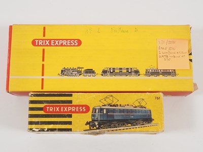 Lot 220 - A pair of TRIX EXPRESS HO gauge 3-rail DC