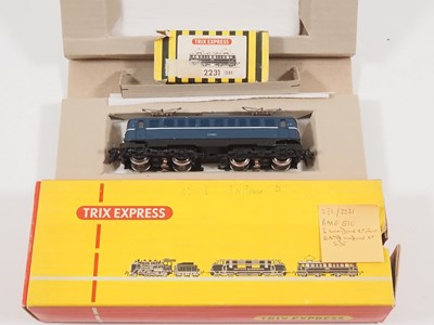Lot 220 - A pair of TRIX EXPRESS HO gauge 3-rail DC...