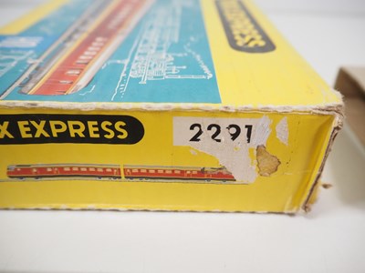 Lot 222 - A pair of TRIX EXPRESS HO gauge 3-rail DC...
