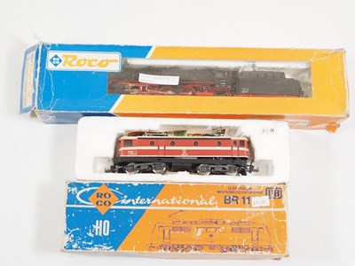 Lot 227 - A group of HO gauge rolling stock including 2x...