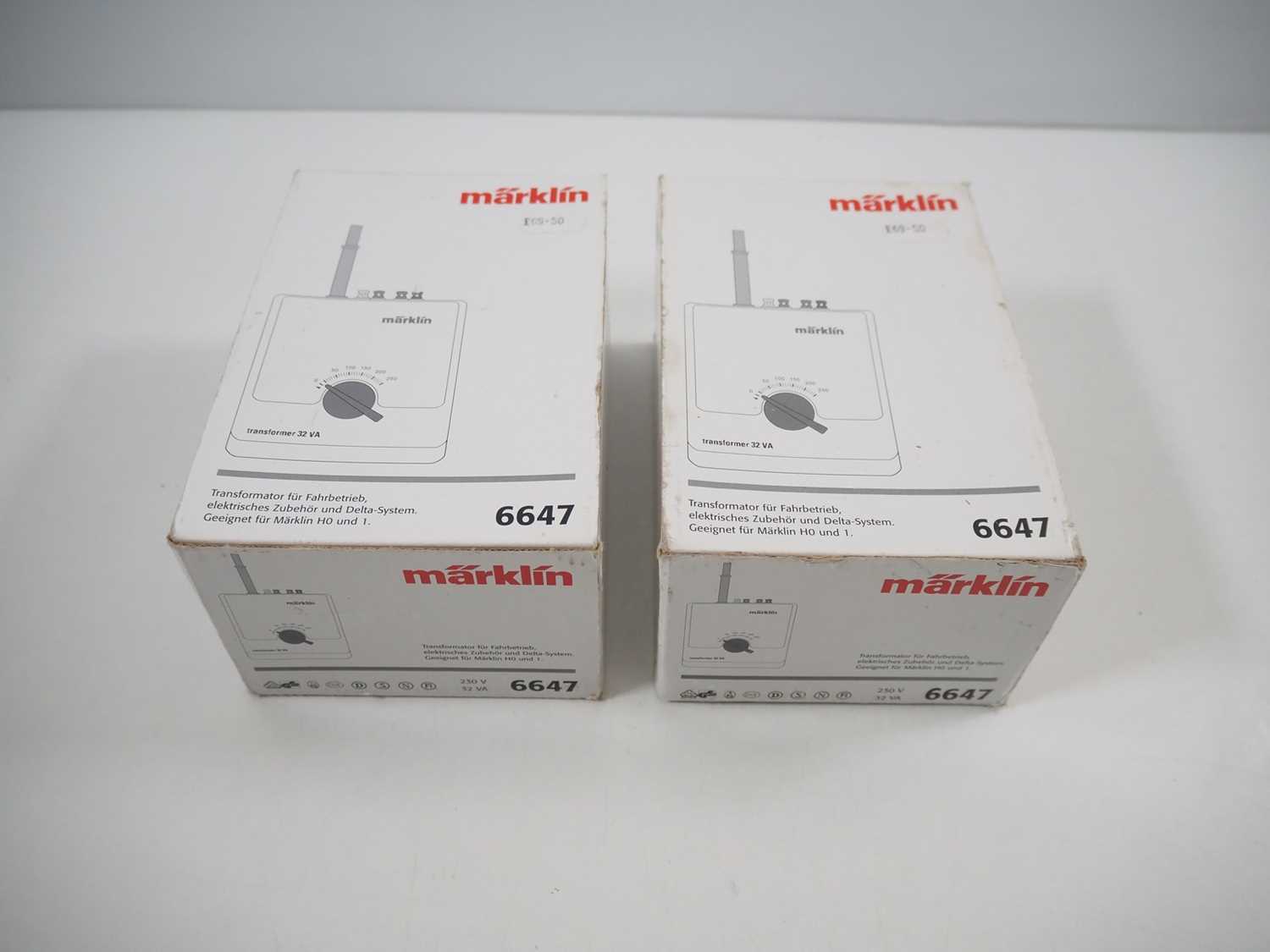 Lot 232 - A pair of MARKLIN HO gauge 3-rail AC 6647...
