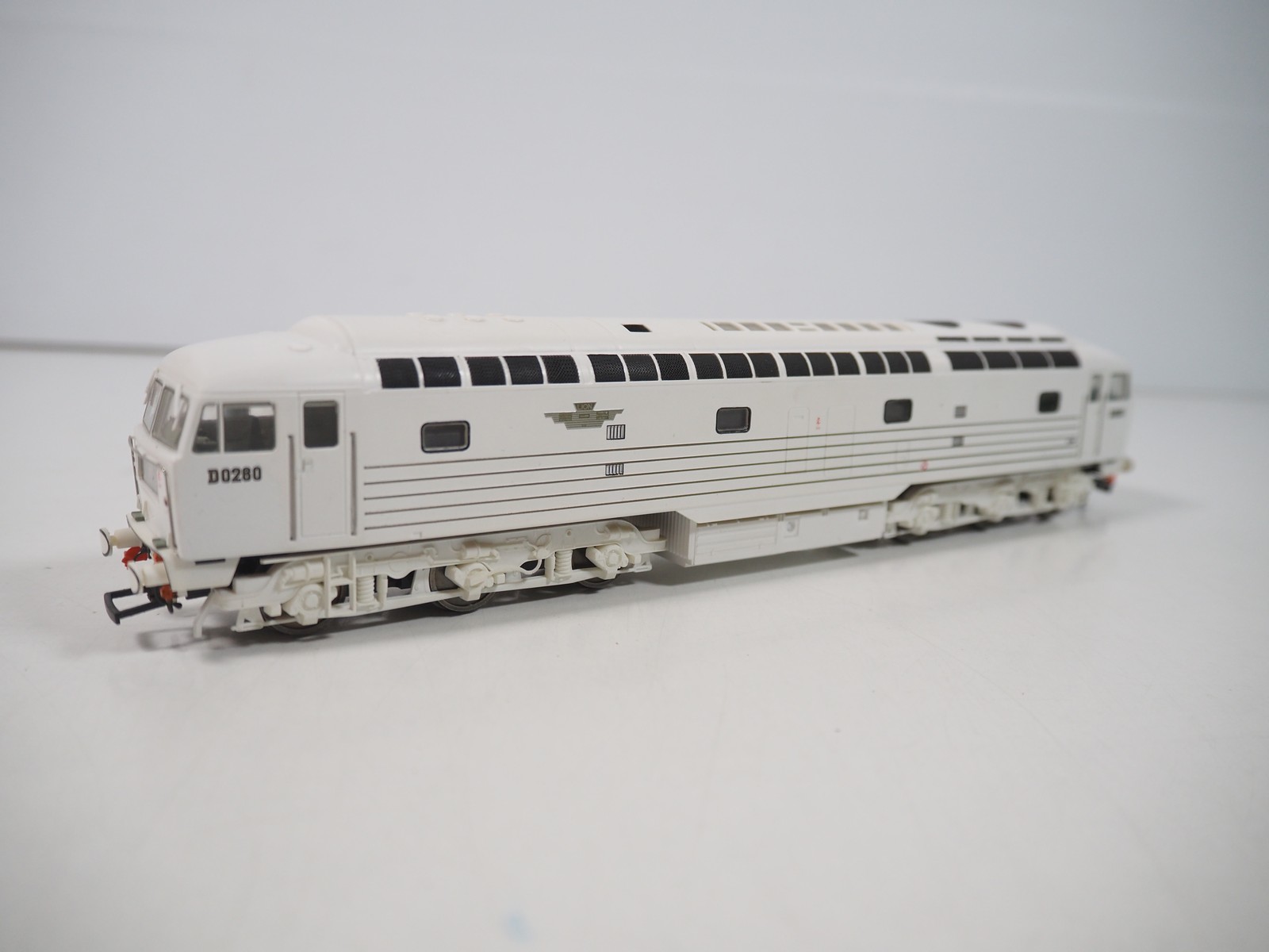 HELJAN OOゲージ　鉄道模型　英国 4005 D0260 'LION' Heljan 4005 BRCW prototype D0260 