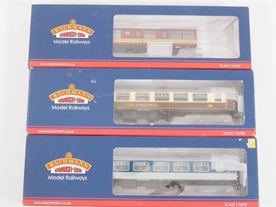 Lot 264 - A pair of BACHMANN OO gauge Mk1 Pullman cars...