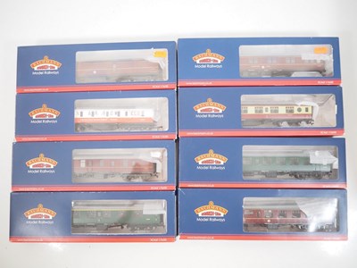 Lot 265 - A mixed group of BACHMANN OO gauge passenger...