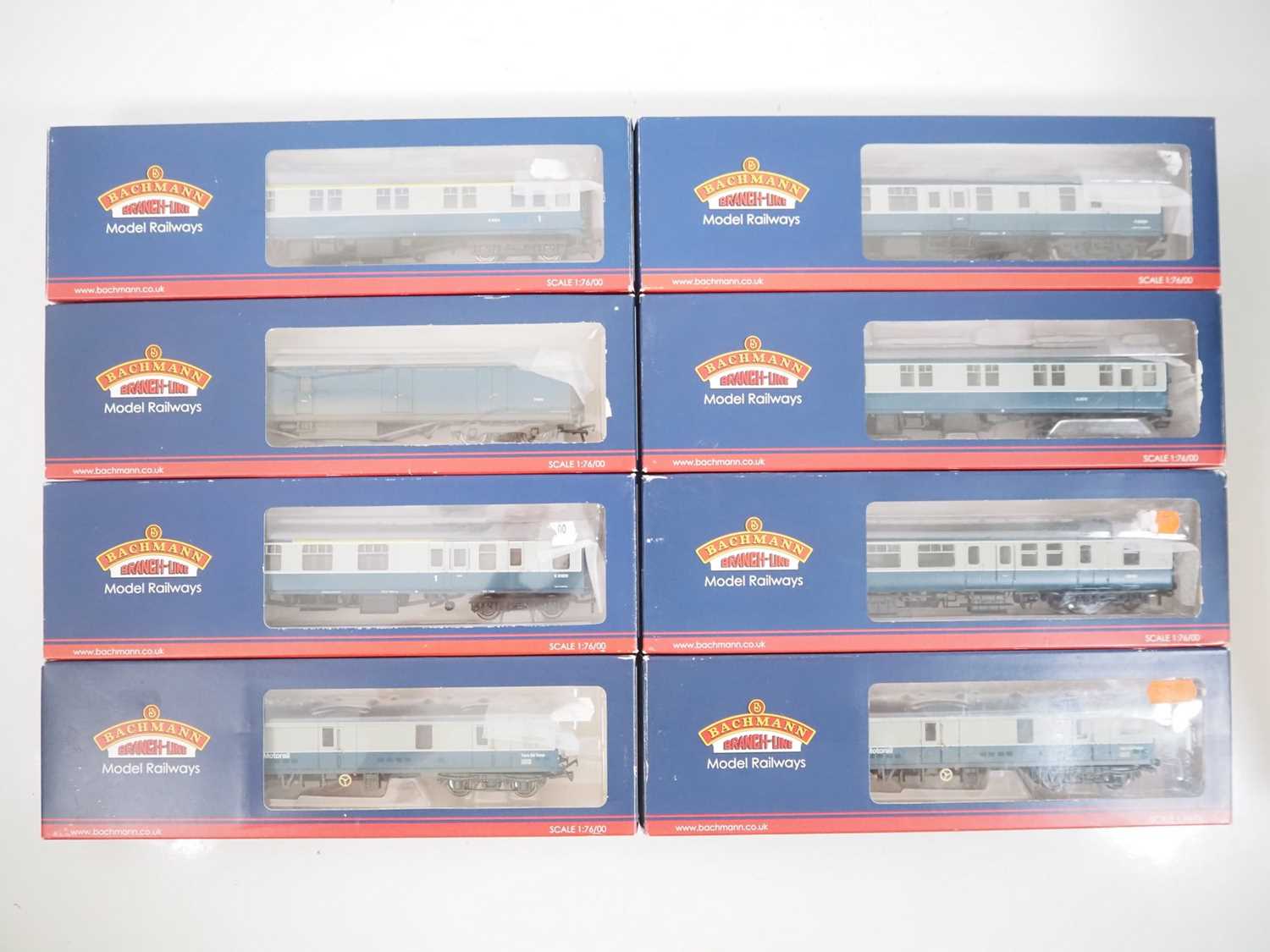 Lot 266 - A group of BACHMANN OO gauge Mk1 and Mk2...