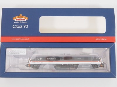 Lot 277 - A pair o BACHMANN OO gauge locos comprising a...